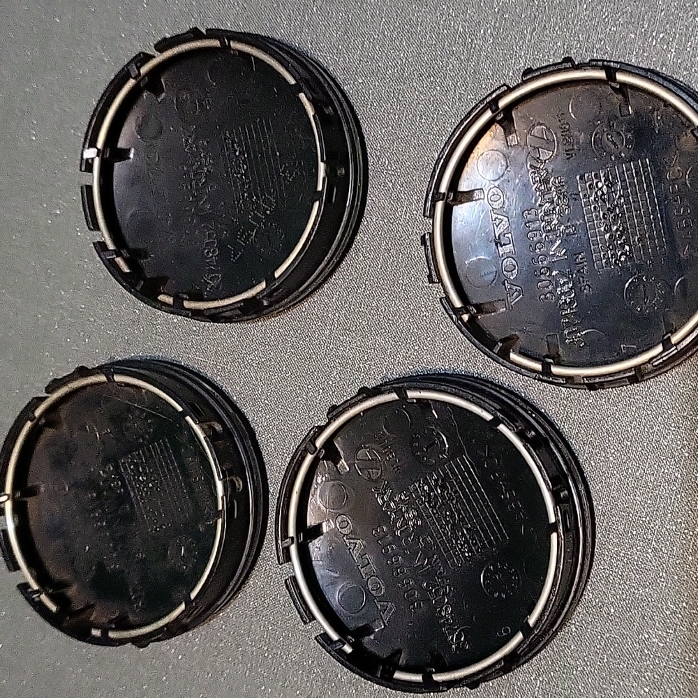 Volvo Centercaps - Picture 2 of 2